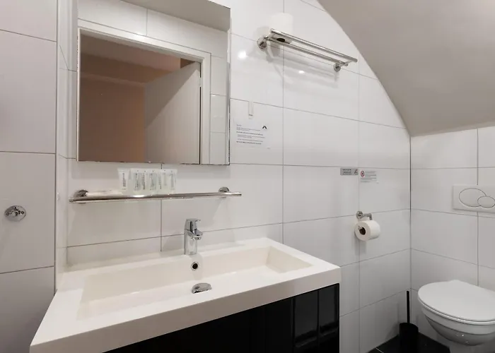 Midtown Twin Aparthotel